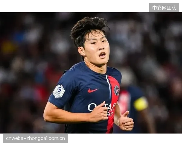 李刚仁在巴黎圣日耳曼角色边缘化，国家队能否给予其核心地位将影响进攻创造力。